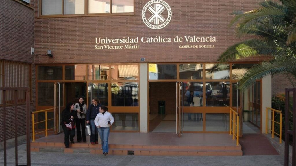 Universidad Católica de Valencia “San Vicente Mártir” 1